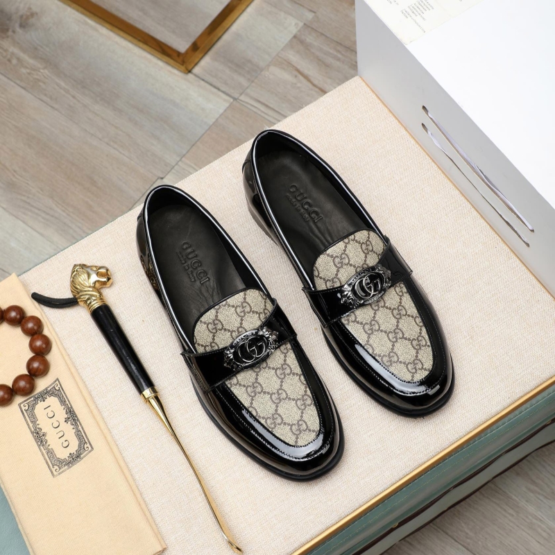 G*u*i leather shoes